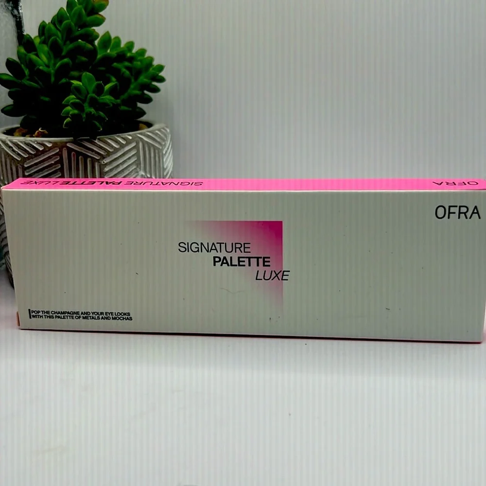 Ofra Champagne Wishes Come True Signature Luxe Eye Shadow Palette